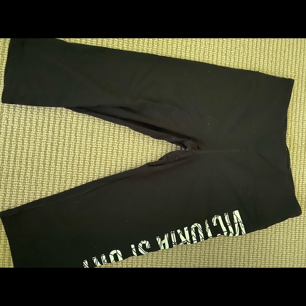VS Sport cropped leggings